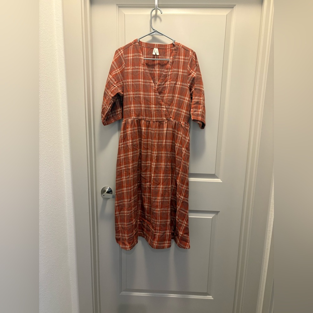 Pact Women's Fireside Flannel Crossover Dress Small Spice Plaid NWOT - Picture 2 of 6
